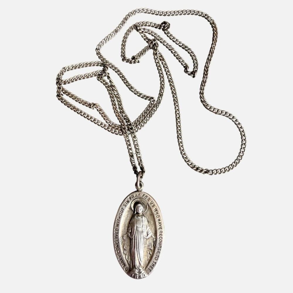 Large Traditional Oval - Creed Miraculous Medal in Sterling Silver Necklace